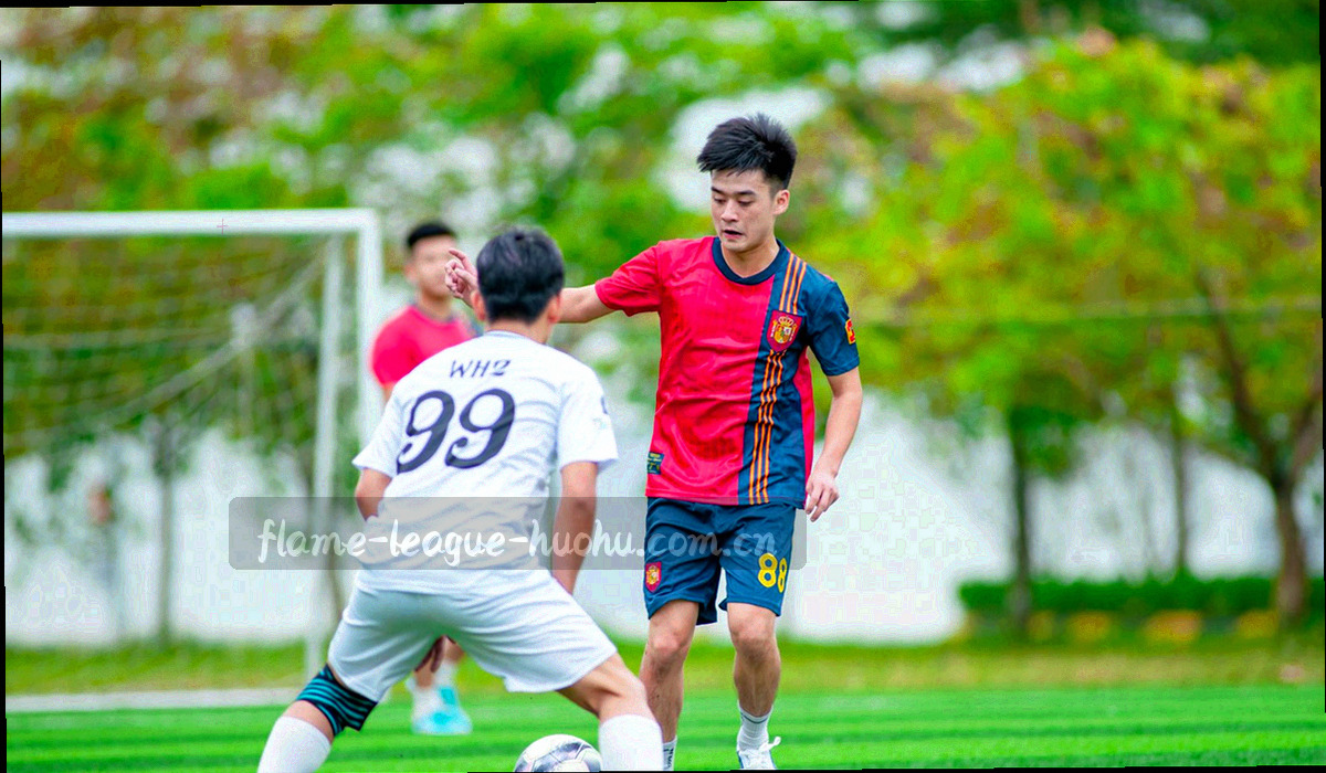 两条平行时间轴上分别标出半场比分与终场走势的示意图